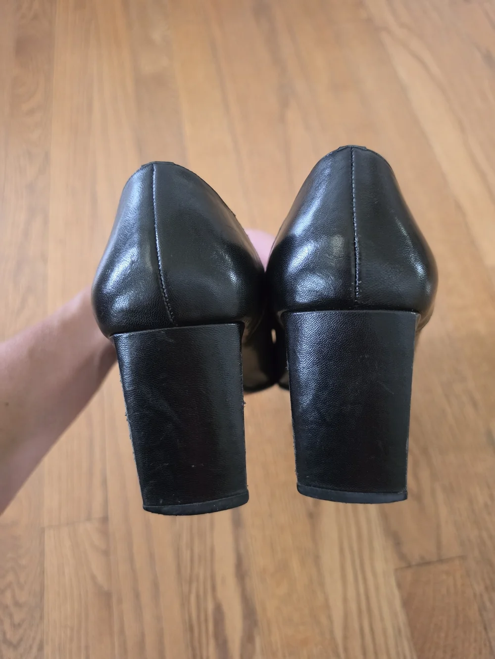 Nina Comfort Vintage Black Leather Square-Toe Pumps w/ Gold Accent Trim Size 9.5 - Picture 3 of 6